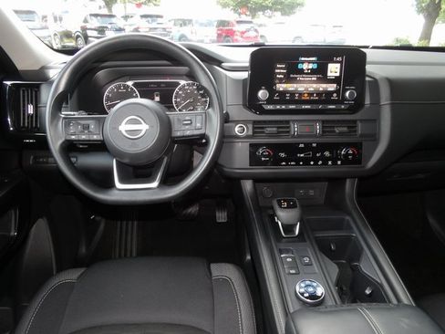 Certified 2024 Nissan Pathfinder S image 16