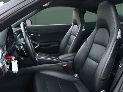Used 2017 Porsche 911 Carrera S image 2