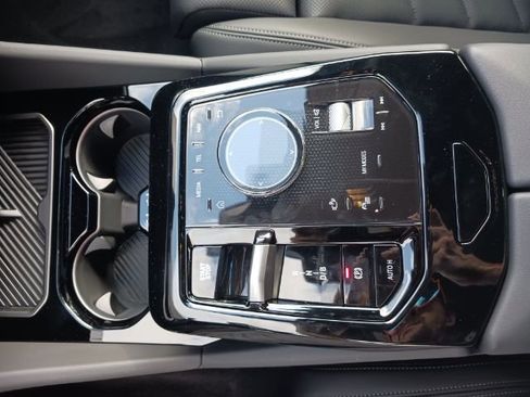 New 2024 BMW i5 eDrive40i w/ Convenience Package image 27