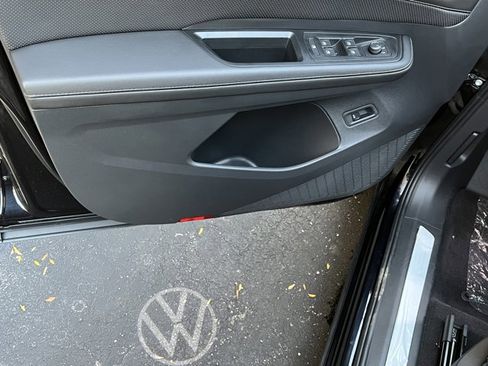 New 2026 Volkswagen Atlas Cross Sport SE image 21