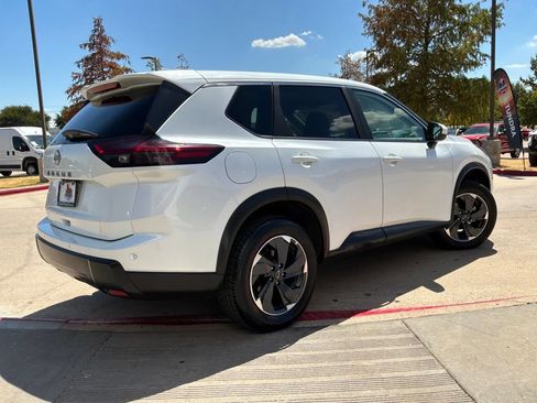 Used 2025 Nissan Rogue SV FWD image 6