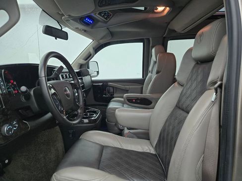 Used 2023 GMC Savana 2500 image 16