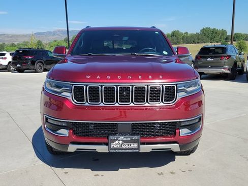 Used 2022 Jeep Wagoneer Series III w/ Premium Group I AWD/4WD image 5