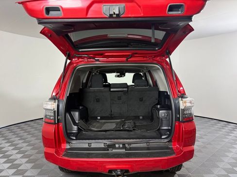 Used 2021 Toyota 4Runner SR5 AWD/4WD image 10