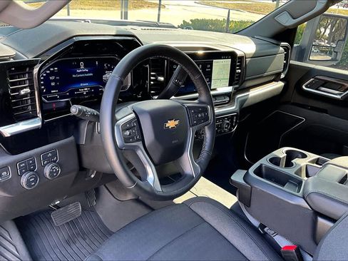 Used 2025 Chevrolet Silverado 2500 LT image 18