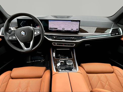 Used 2025 BMW X5 xDrive40i w/ Parking Assistance Package AWD/4WD image 15
