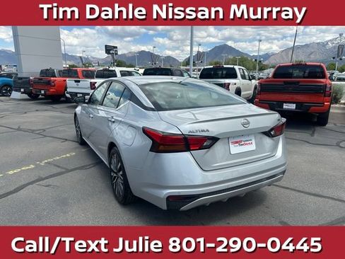 Used 2024 Nissan Altima 2.5 SV FWD image 9