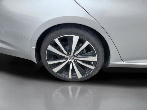 Used 2019 Nissan Altima 2.5 SR w/ SR Premium Package image 27