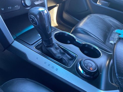 Used 2015 Ford Explorer XLT w/ Equipment Group 202A image 16