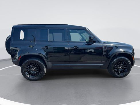 Used 2025 Land Rover Defender 110 S AWD/4WD image 4