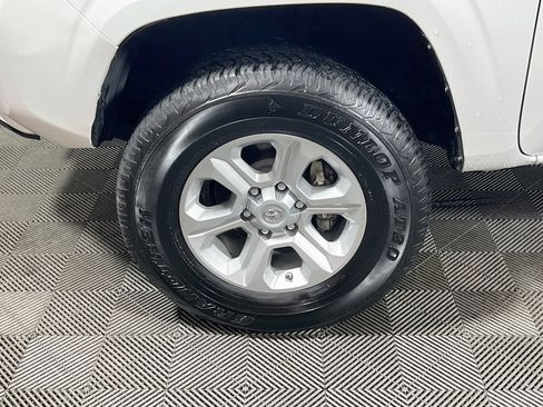 Used 2020 Toyota Tacoma SR AWD/4WD image 25