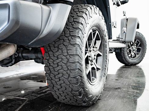 Used 2024 Jeep Wrangler Unlimited image 45