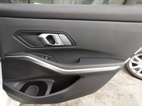 Used 2021 BMW 330i Sedan w/ Driving Assistance Package image 66