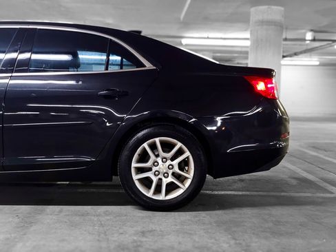 Used 2015 Chevrolet Malibu LT w/ Power Convenience Package image 16