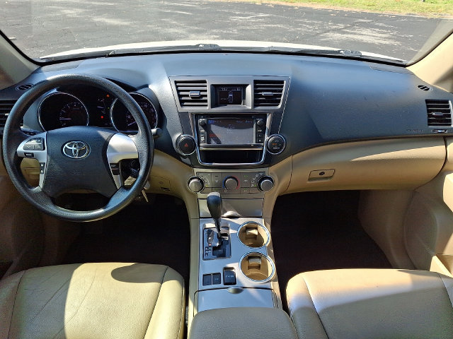Used 2013 Toyota Highlander FWD image 11