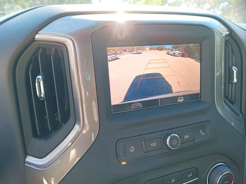 Used 2025 Chevrolet Silverado 1500 Custom image 17