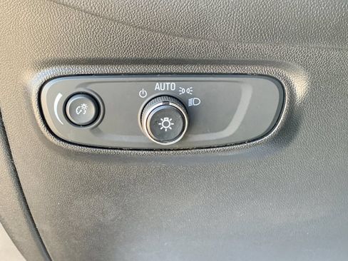 Used 2020 Chevrolet Equinox LT FWD image 30