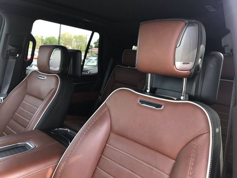 Used 2024 GMC Yukon Denali Ultimate AWD/4WD image 11
