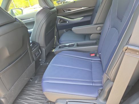 Used 2026 INFINITI QX60 Sport AWD/4WD image 7