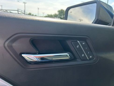Used 2025 Chevrolet Colorado ZR2 AWD/4WD image 12
