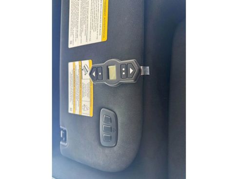 Used 2017 Ford F150 Platinum w/ Equipment Group 701A Luxury image 36