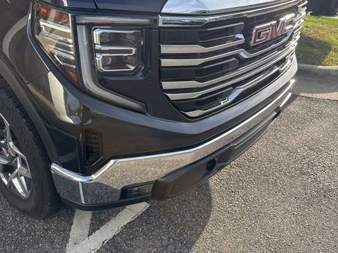 Used 2023 GMC Sierra 1500 SLT w/ SLT Premium Package image 8
