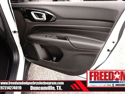 New 2026 Jeep Compass Latitude image 40