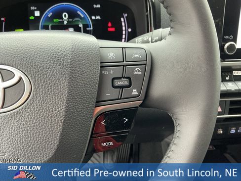 Used 2025 Toyota Camry LE image 10