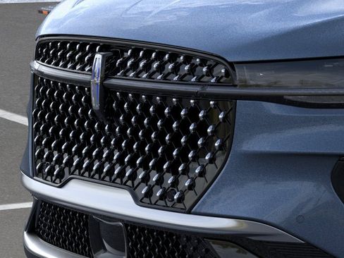 New 2026 Lincoln Nautilus Premier AWD/4WD image 17