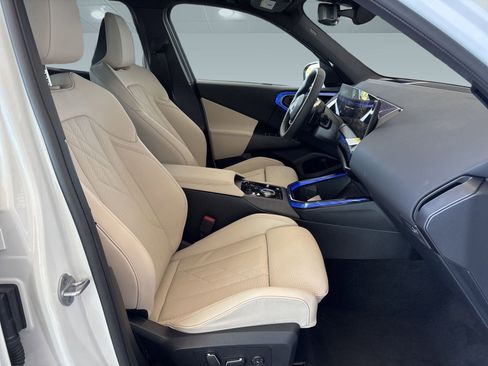 Used 2025 BMW X3 xDrive30i w/ Premium Package image 26