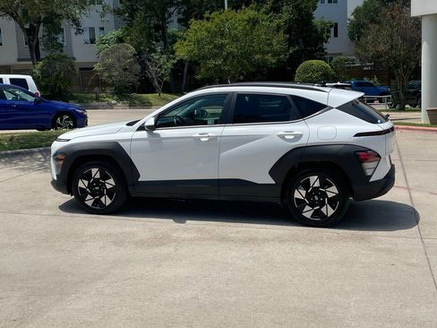 Used 2025 Hyundai Kona SEL FWD image 3