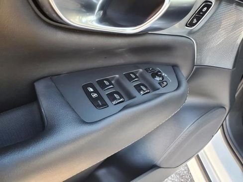 Used 2023 Volvo XC90 B6 Ultimate w/ Lounge Package image 21