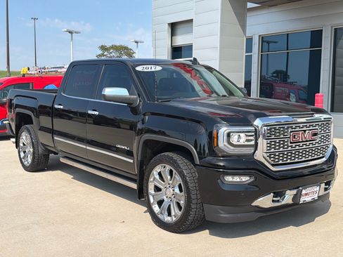 Used 2017 GMC Sierra 1500 Denali w/ Denali Ultimate Package AWD/4WD image 2