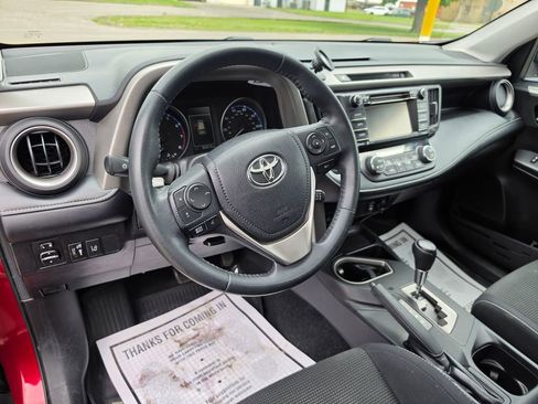 Used 2018 Toyota RAV4 XLE w/ Plus Extra Value Package AWD/4WD image 4