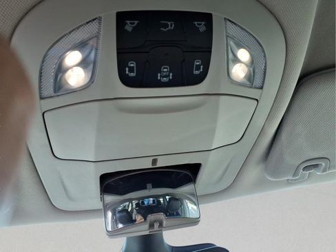 Used 2023 Chrysler Pacifica Touring-L FWD image 23