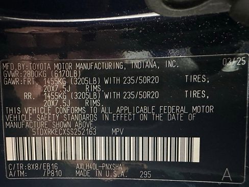 Used 2025 Toyota Sienna XSE image 11