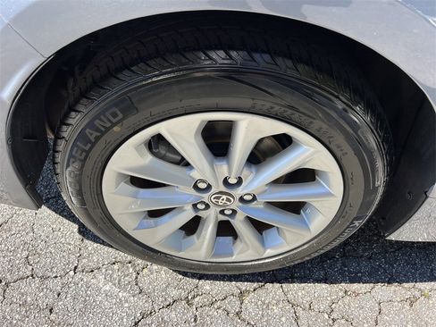 Used 2021 Toyota Corolla XLE image 13