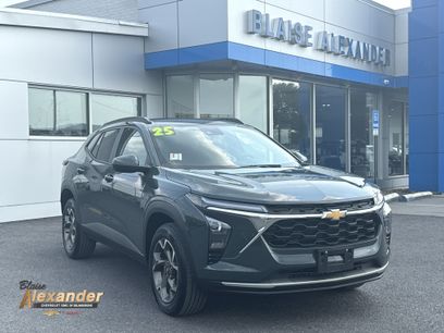 Used 2025 Chevrolet Trax LT w/ Driver Confidence Package