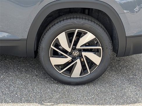 New 2026 Volkswagen Atlas SE image 11