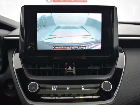 Used 2025 Toyota Corolla Cross AWD Hybrid w/ Moonroof Package image 16