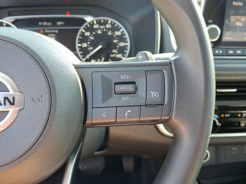 Used 2021 Nissan Rogue S AWD/4WD image 10