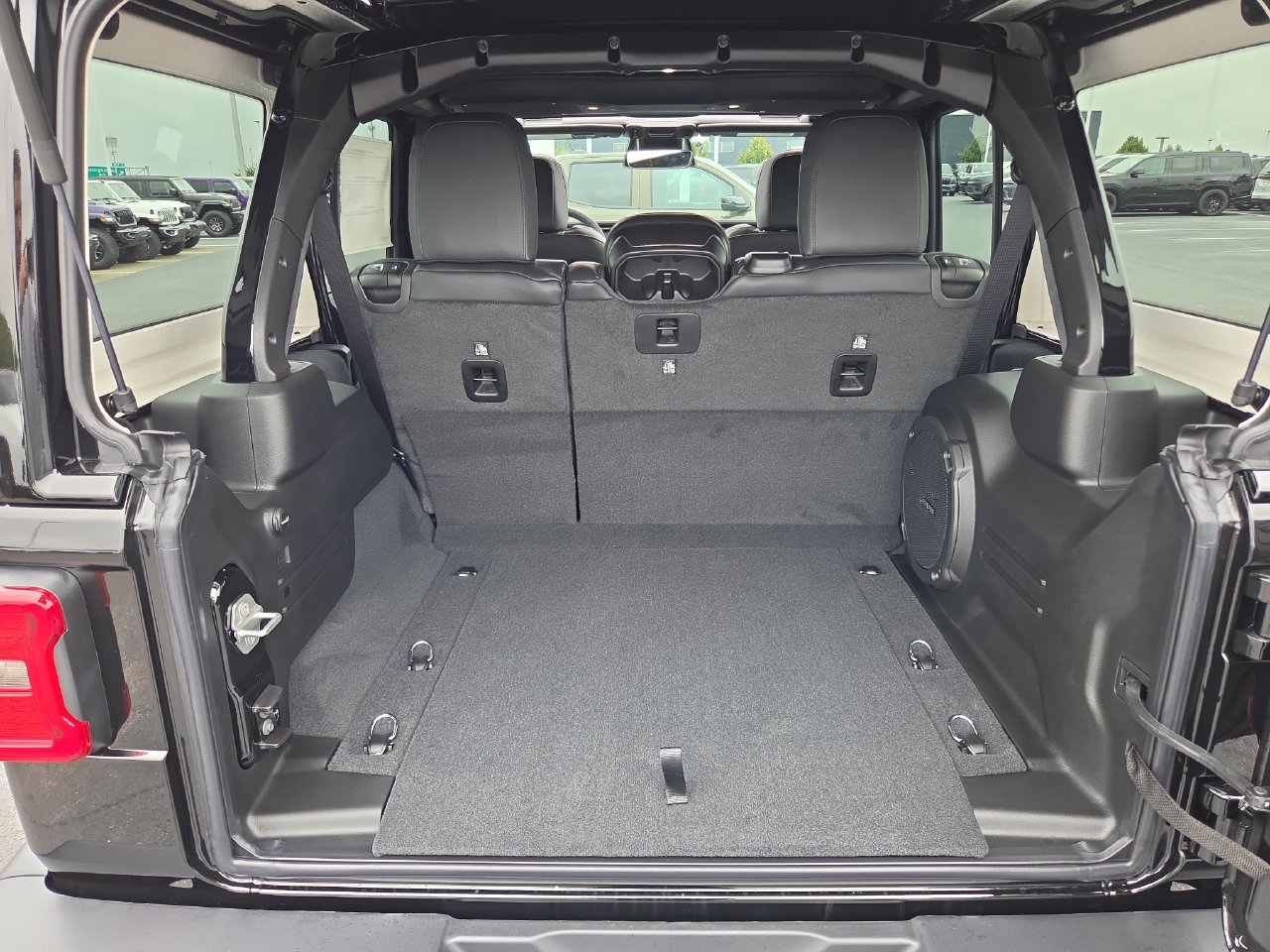 New 2027 Jeep Wrangler Unlimited Sahara AWD/4WD image 23