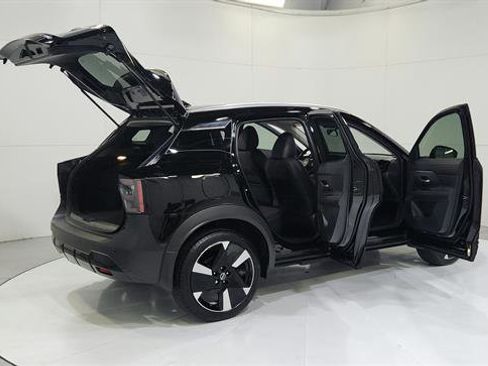 Certified 2025 Nissan Kicks SR image 14