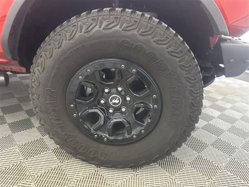Used 2024 Ford Bronco Wildtrak image 13