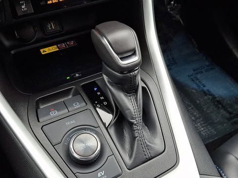 Used 2023 Toyota RAV4 XSE image 15