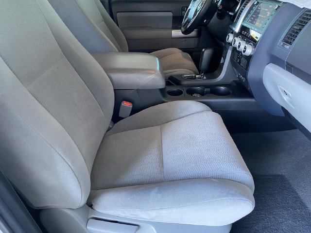 Used 2020 Toyota Sequoia SR5 w/ Carpet Mat Package (TMS) RWD image 10