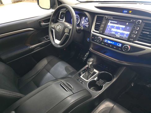 Used 2015 Toyota Highlander Limited Platinum AWD/4WD image 31