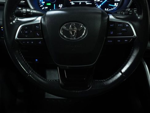 Certified 2021 Toyota Highlander XLE image 19