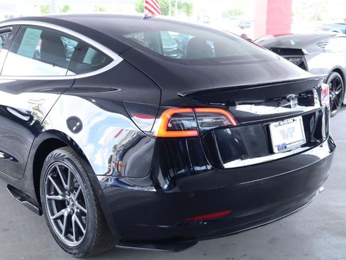 Used 2019 Tesla Model 3 Long Range RWD image 9