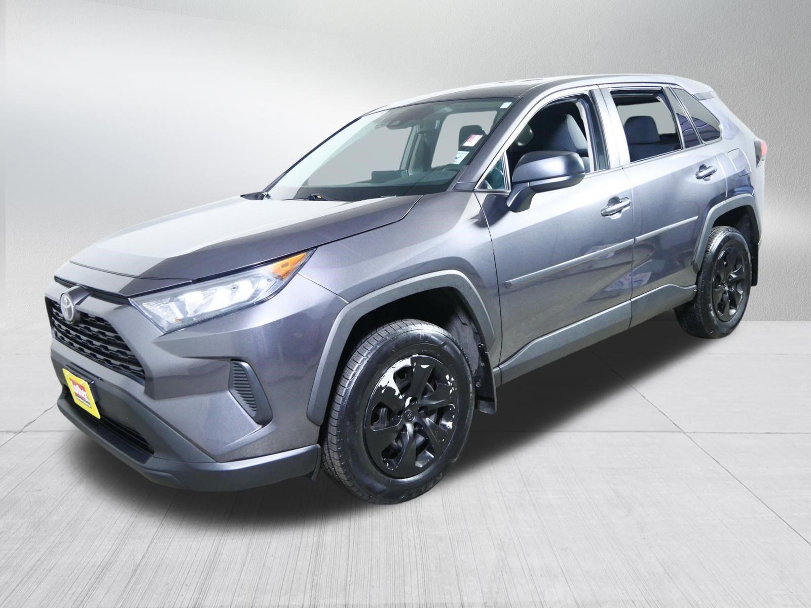 Used 2022 Toyota RAV4 LE AWD/4WD image 3
